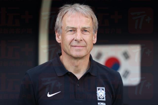 1-韩国队主帅克林斯曼因未能实现64年捧回亚洲杯的目标而下课.jpg